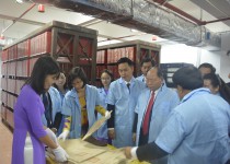 Bộ trưởng Bộ Nội vụ Lào thăm và làm việc tại Trung tâm Lưu trữ quốc gia I